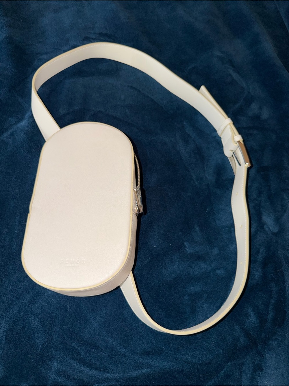 Pehom NY white belt bag